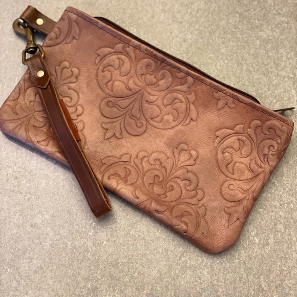 Cowhide Wristlet Clutch with Zipper Embossed print with detachable strap browns - Picture 4 of 13